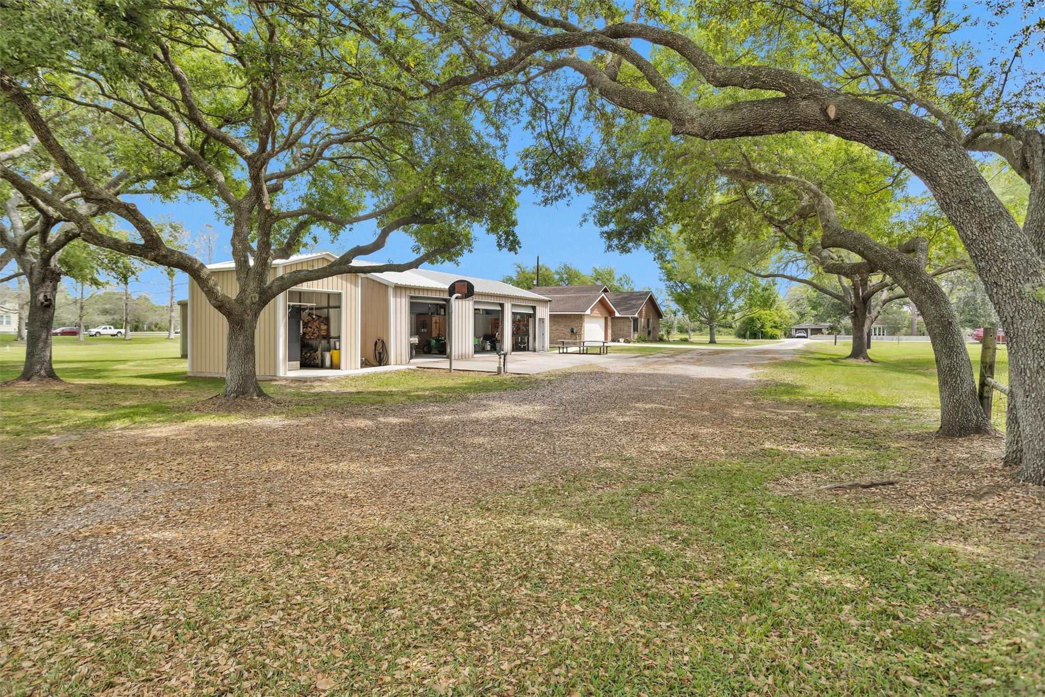 4402 Spears Road