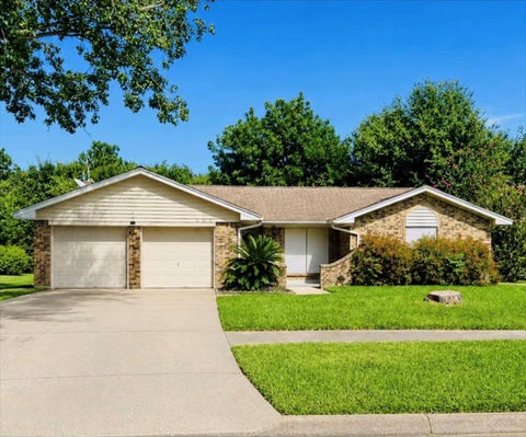 Photo of 306 Lantana Drive, Texas City, TX 77591 (MLS # 1016351)