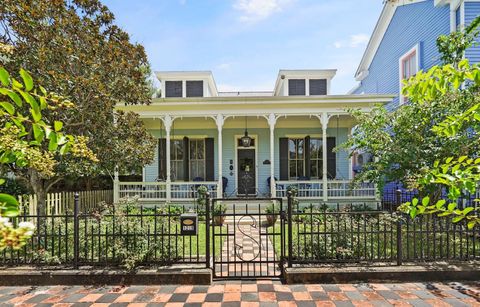 Photo of 1209 Winnie Street, Galveston, TX 77550 (MLS # 7902587)