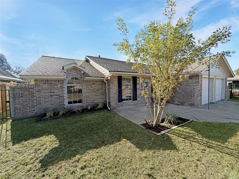 Photo of 1019 Castolan Drive, Houston, TX 77038 (MLS # 68232562)