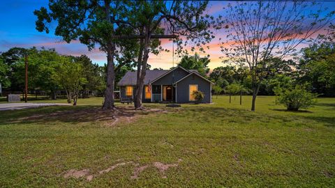 Photo of 11400 Highcrest Drive, Conroe, TX 77303 (MLS # 68283920)