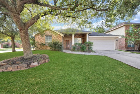 Photo of 18303 Otter Creek Trail, Humble, TX 77346 (MLS # 31248495)