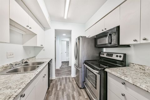 3220 69th Street b-4 Galveston TX 77550