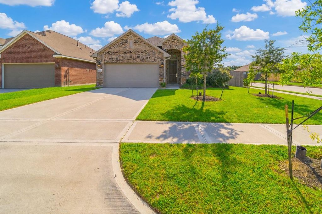 Photo of 6531 Hidden Dunes Drive, Baytown, TX 77521 (MLS # 44040108)
