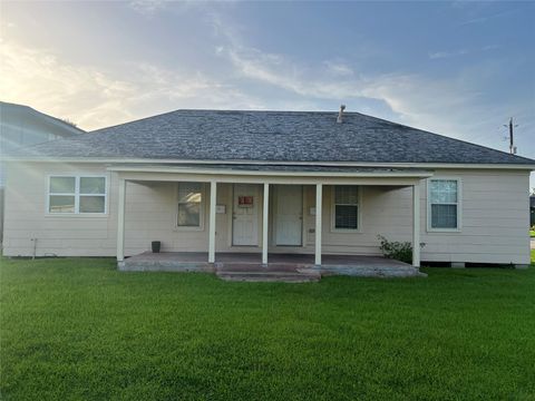 317-319 E B Street La Porte TX 77571