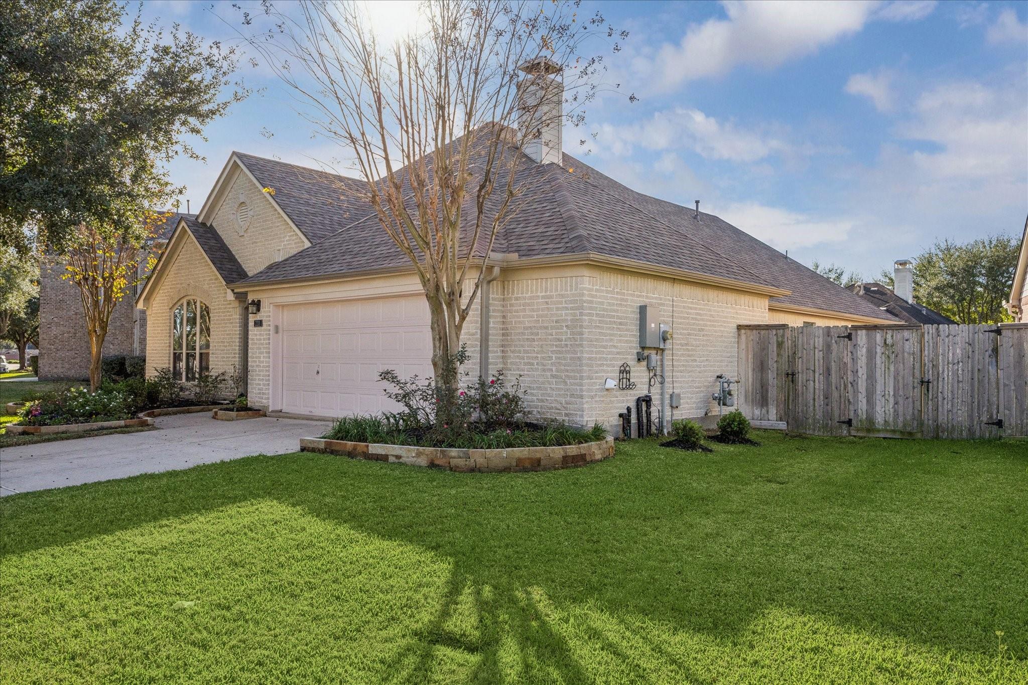 2201 Cambridge Shores Lane