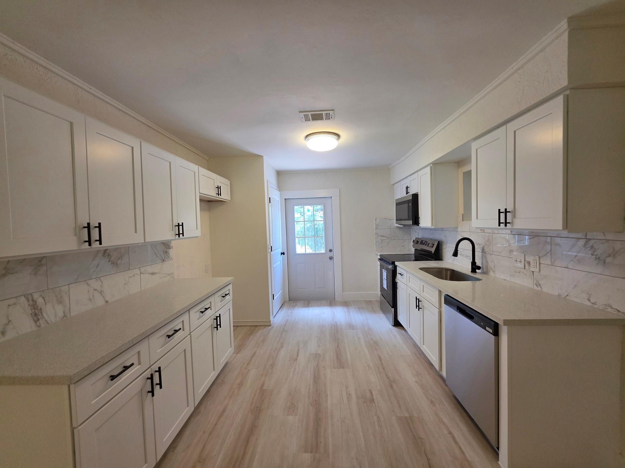 1305 Winchester Dr