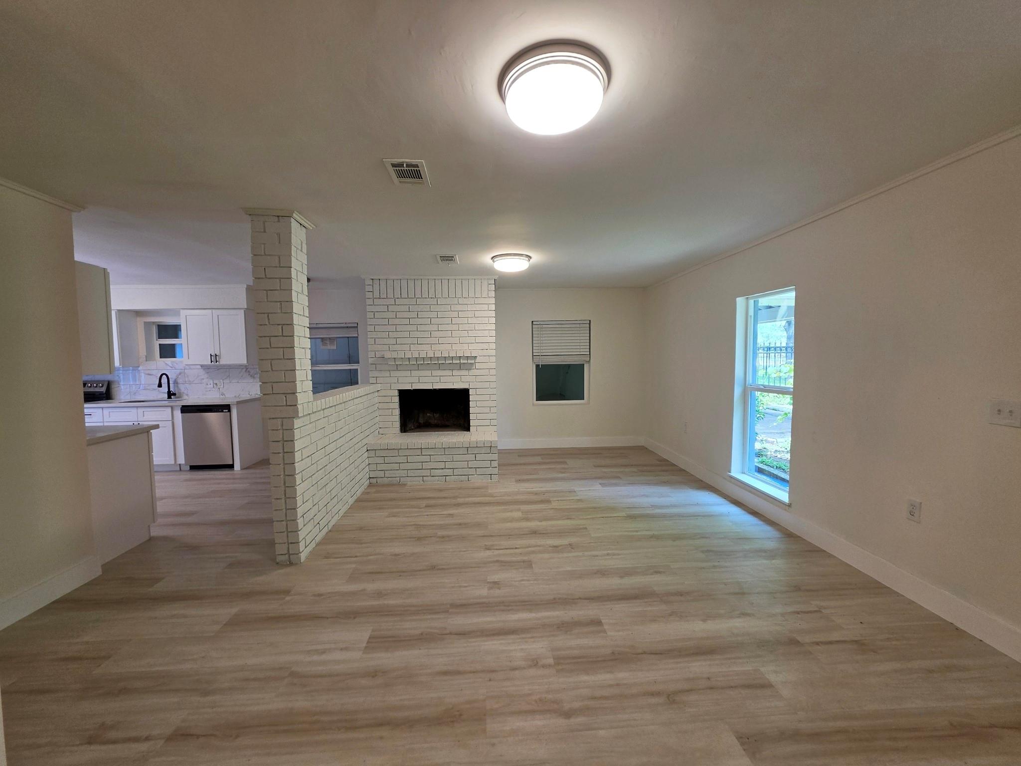 1305 Winchester Dr