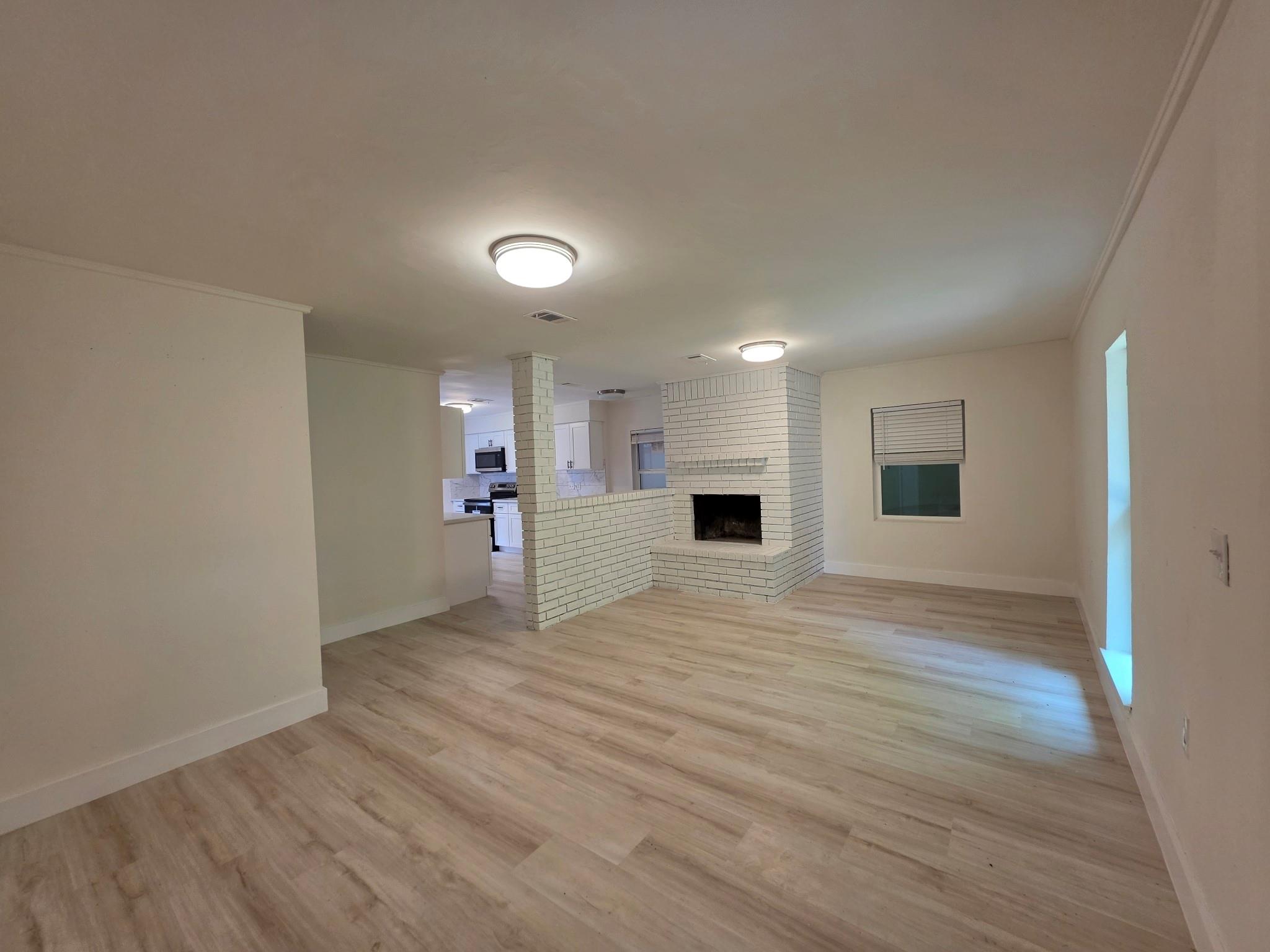 1305 Winchester Dr