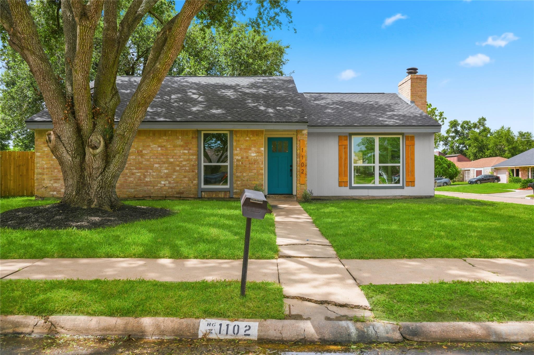 1102 Lexington Court