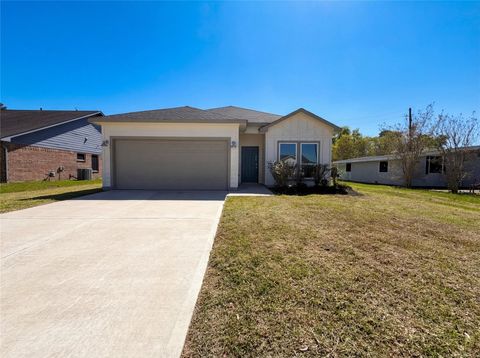 Photo of 222 Spruce Lake Road, Houston, TX 77336 (MLS # 81107768)