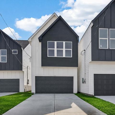 Photo of 9332 Waller Street, Houston, TX 77012 (MLS # 59006746)