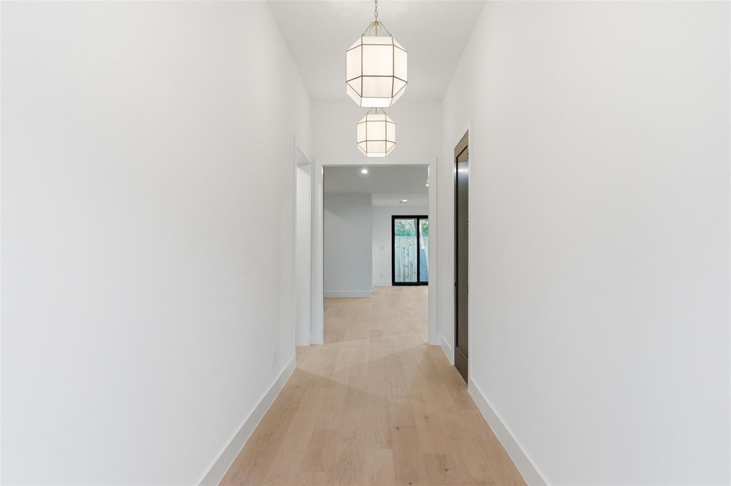 Photo of 2023 Viking Dr Drive, Houston, TX 77018 (MLS # 55160165)