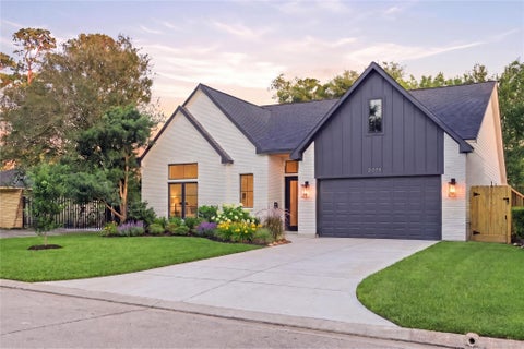 Homes For Sale - 2023 Viking Dr Drive<br/> Houston, TX 77018