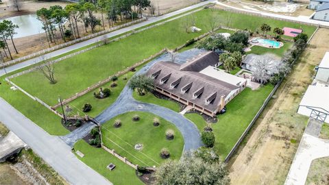 14 El Dorado Drive Friendswood TX 77546