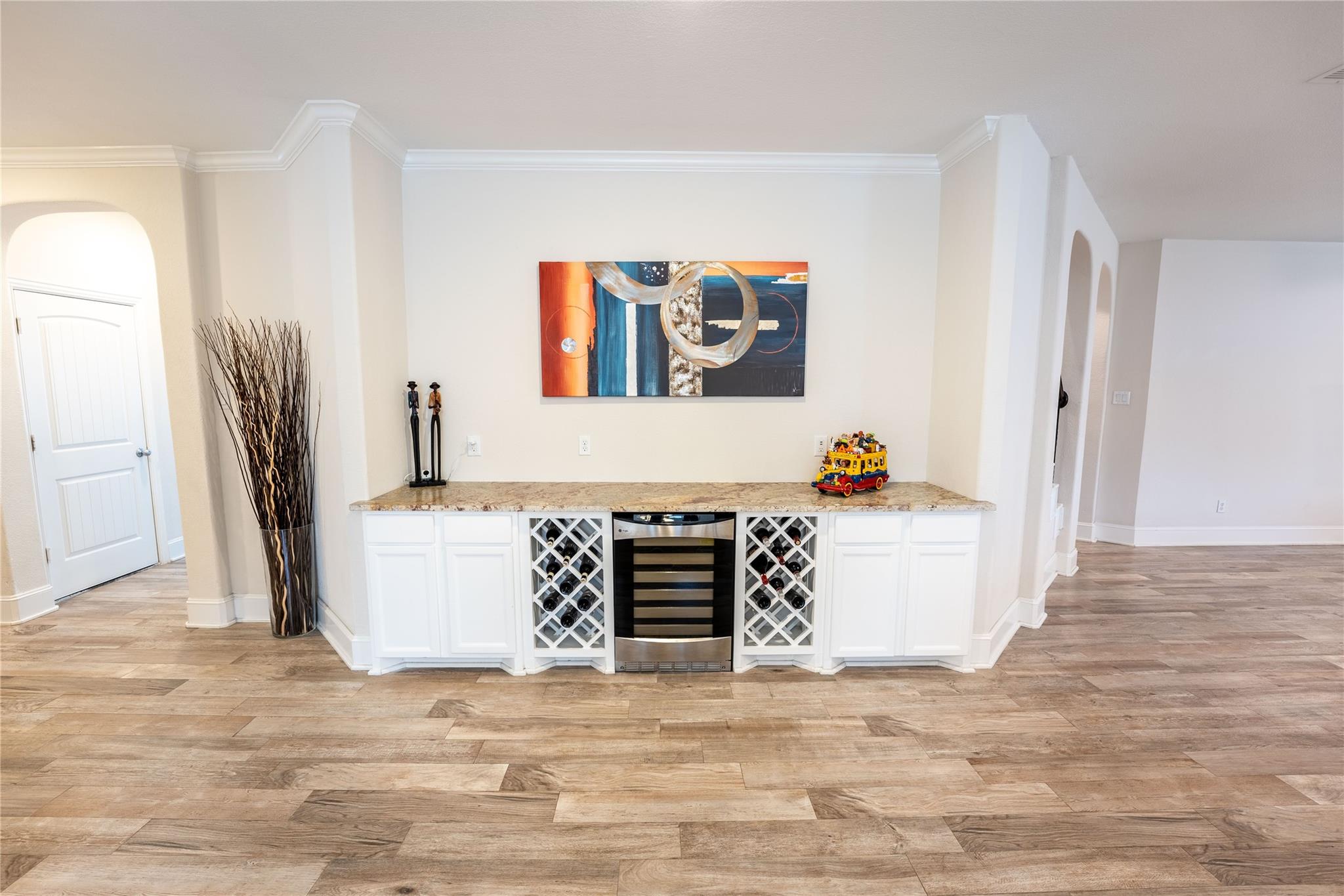 143 W Wading Pond Circle