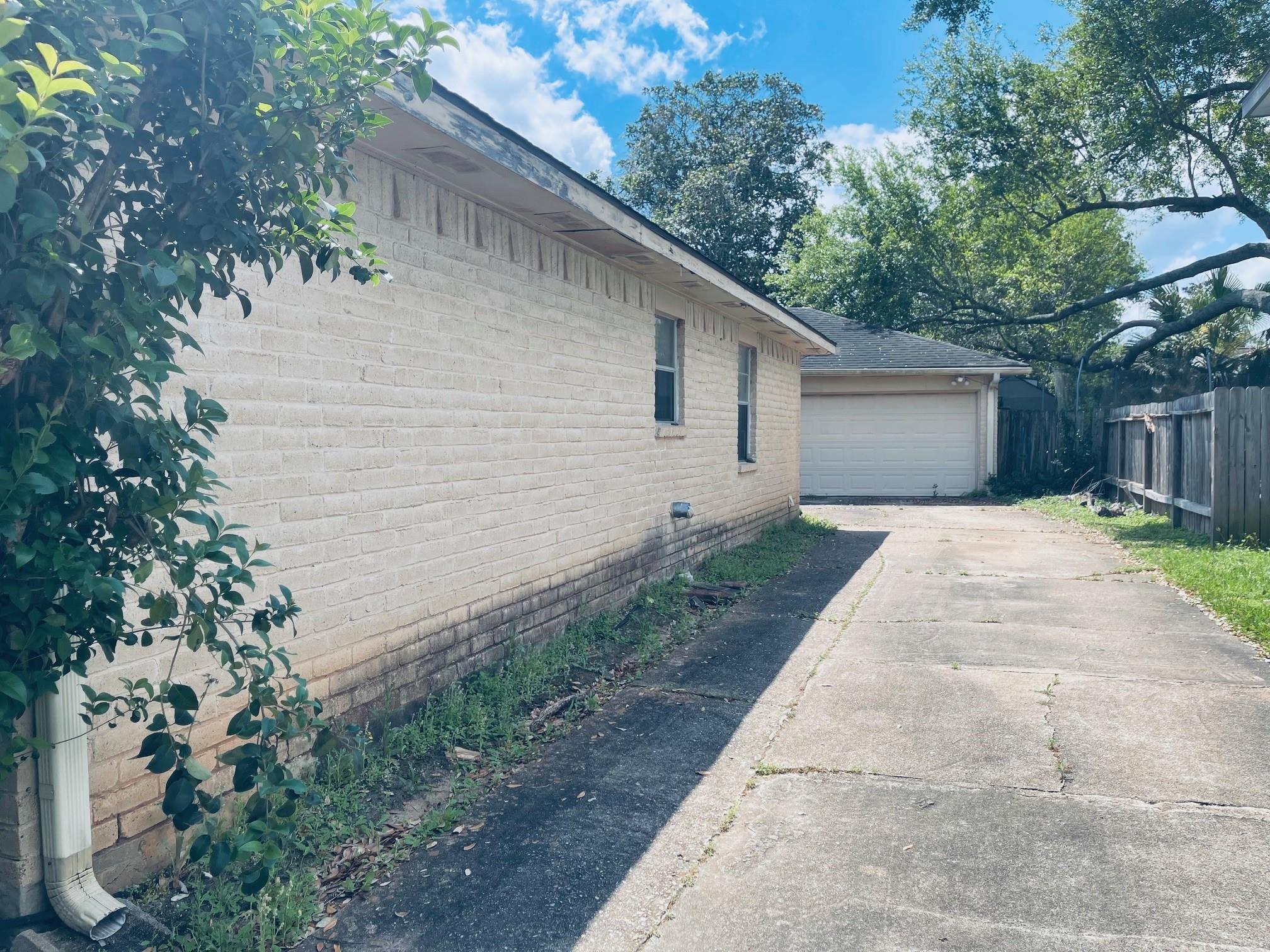 3315 Golden Tee Court