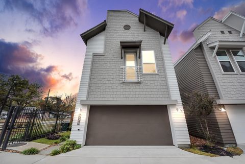 Photo of 7504 Carver Road #E, Houston, TX 77088 (MLS # 49295957)