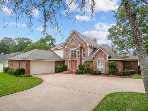 Photo of 123 Crown Colony Drive, Lufkin, TX 75901 (MLS # 14531836)