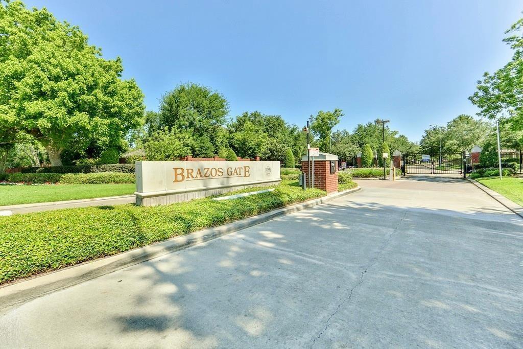 6519 Canyon Chase Drive