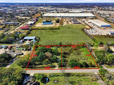 Tiny photo for 11902 Dover Street, Houston, TX 77031 (MLS # 62898886)