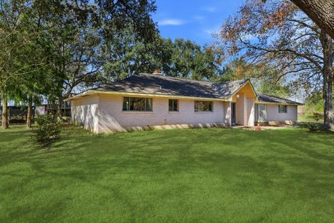 Tiny photo for 11902 Dover Street, Houston, TX 77031 (MLS # 62898886)