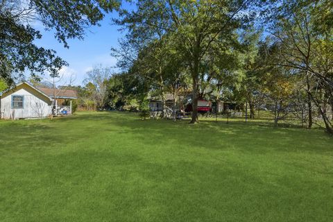 Tiny photo for 11902 Dover Street, Houston, TX 77031 (MLS # 62898886)