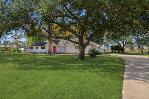 Tiny photo for 11902 Dover Street, Houston, TX 77031 (MLS # 62898886)