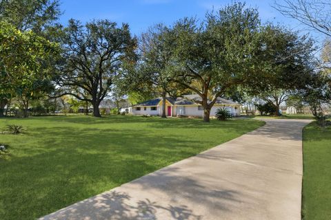 Tiny photo for 11902 Dover Street, Houston, TX 77031 (MLS # 62898886)