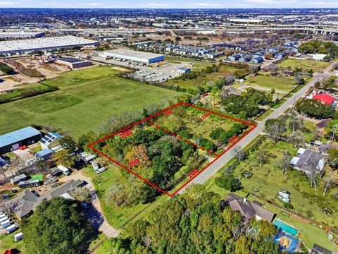 Tiny photo for 11902 Dover Street, Houston, TX 77031 (MLS # 62898886)