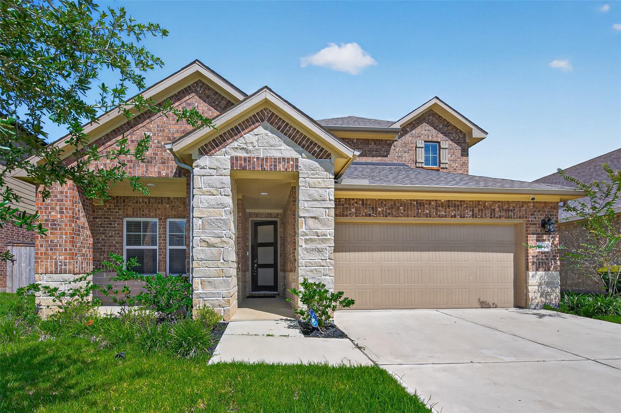 7046 Lauren Oak Drive