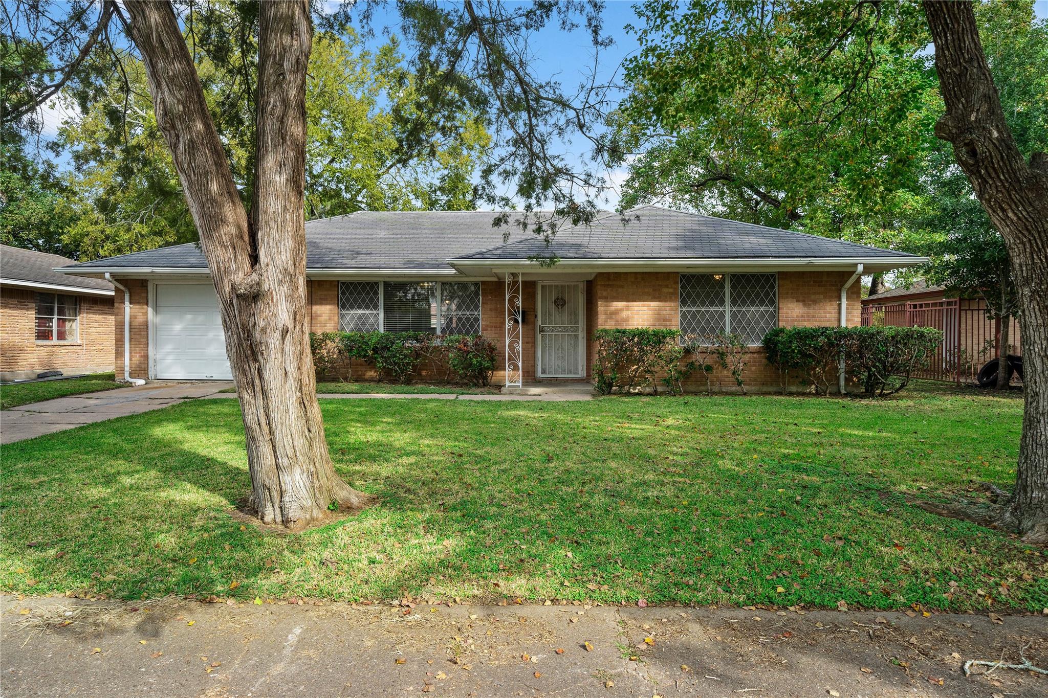 4310 Ebbtide Drive