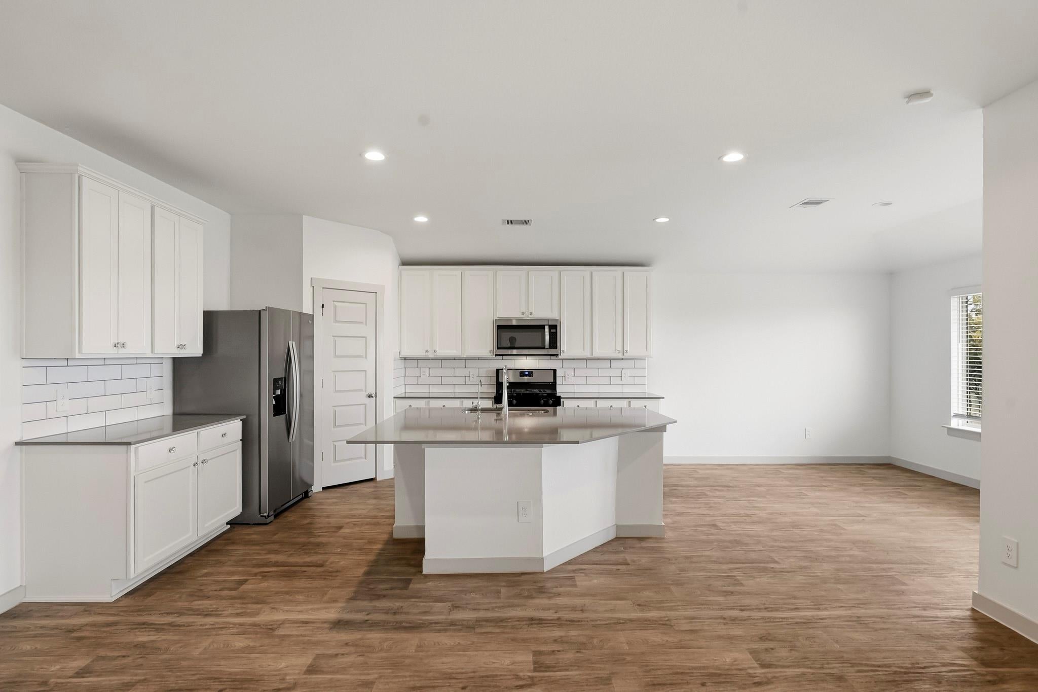 7119 Sunbreeze Lane