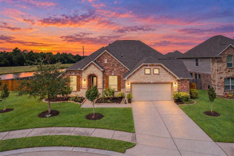 Homes For Sale - 17903 Fernwood Bend Drive<br/> Tomball, TX 77377