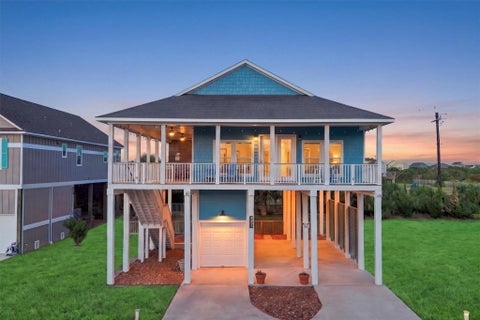Photo of 3931 Laguna Drive, Galveston, TX 77554 (MLS # 13719725)