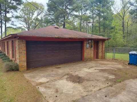 Homes For Sale - 2704 Park Drive<br/> Harrison County, Marshall, TX 75670