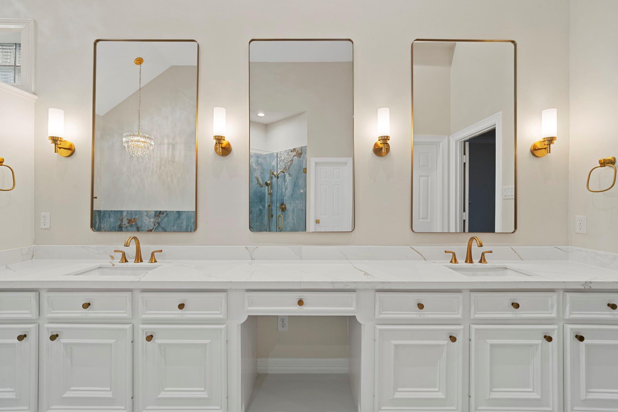 Sugar Land, Texas, 77479, United States, 5 Bedrooms Bedrooms, ,4 BathroomsBathrooms,Residential,Active,2012672