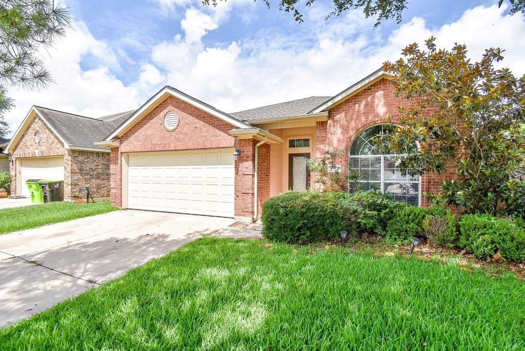 Photo of 128 Long Canyon Lane, Richmond, TX 77469 (MLS # 32740505)