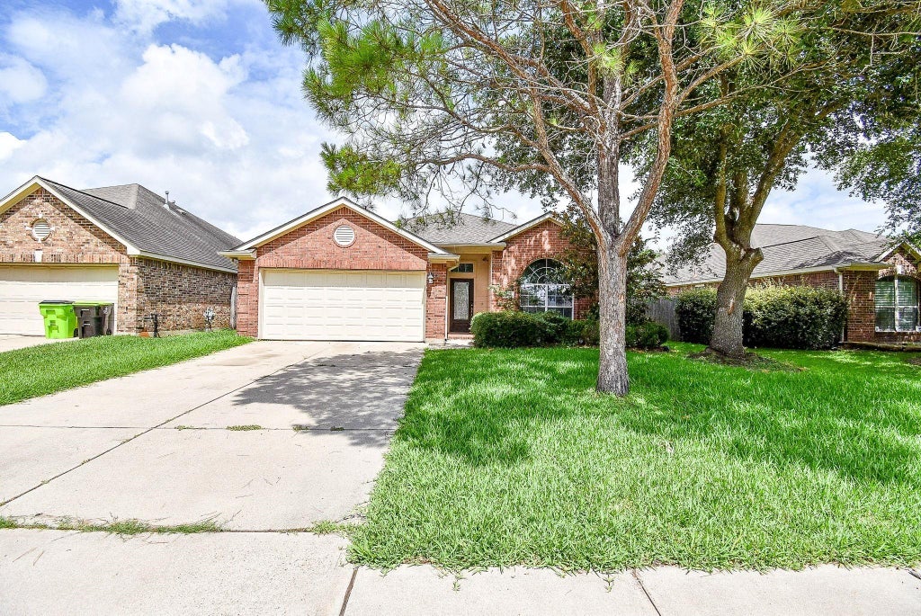 Photo of 128 Long Canyon Lane, Richmond, TX 77469 (MLS # 32740505)