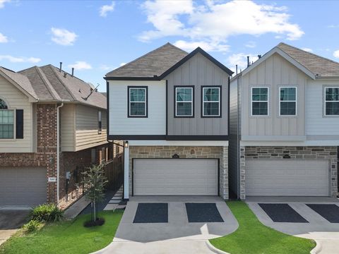 Photo of 1438 Dian Street St #A, Houston, TX 77008 (MLS # 62621136)