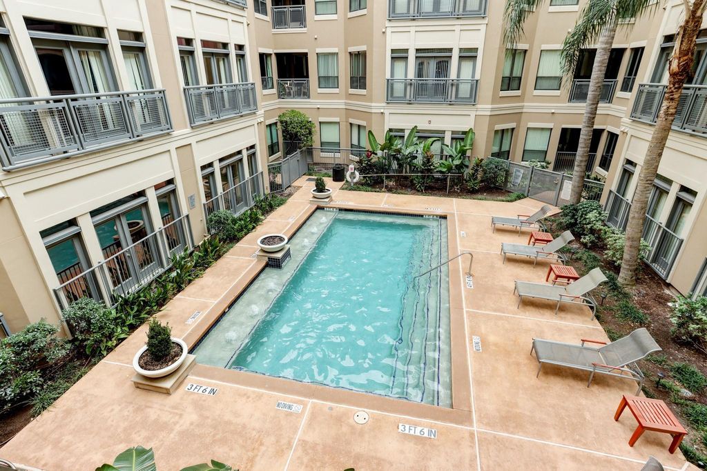 Photo of 1901 Post Oak Boulevard #2602, Houston, TX 77056 (MLS # 42161751)