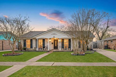 Photo of 9019 Grape Street, Houston, TX 77036 (MLS # 97613108)