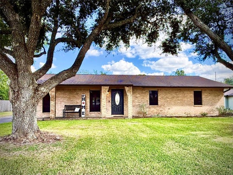 Photo of 1804 Michael Street, El Campo, TX 77437 (MLS # 6249601)