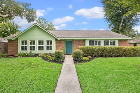 Photo of 8114 Twin Hills Drive, Houston, TX 77071 (MLS # 46813608)