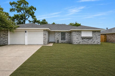 Homes For Sale - 1600 Broken Arrow Street<br/> Baytown, TX 77521