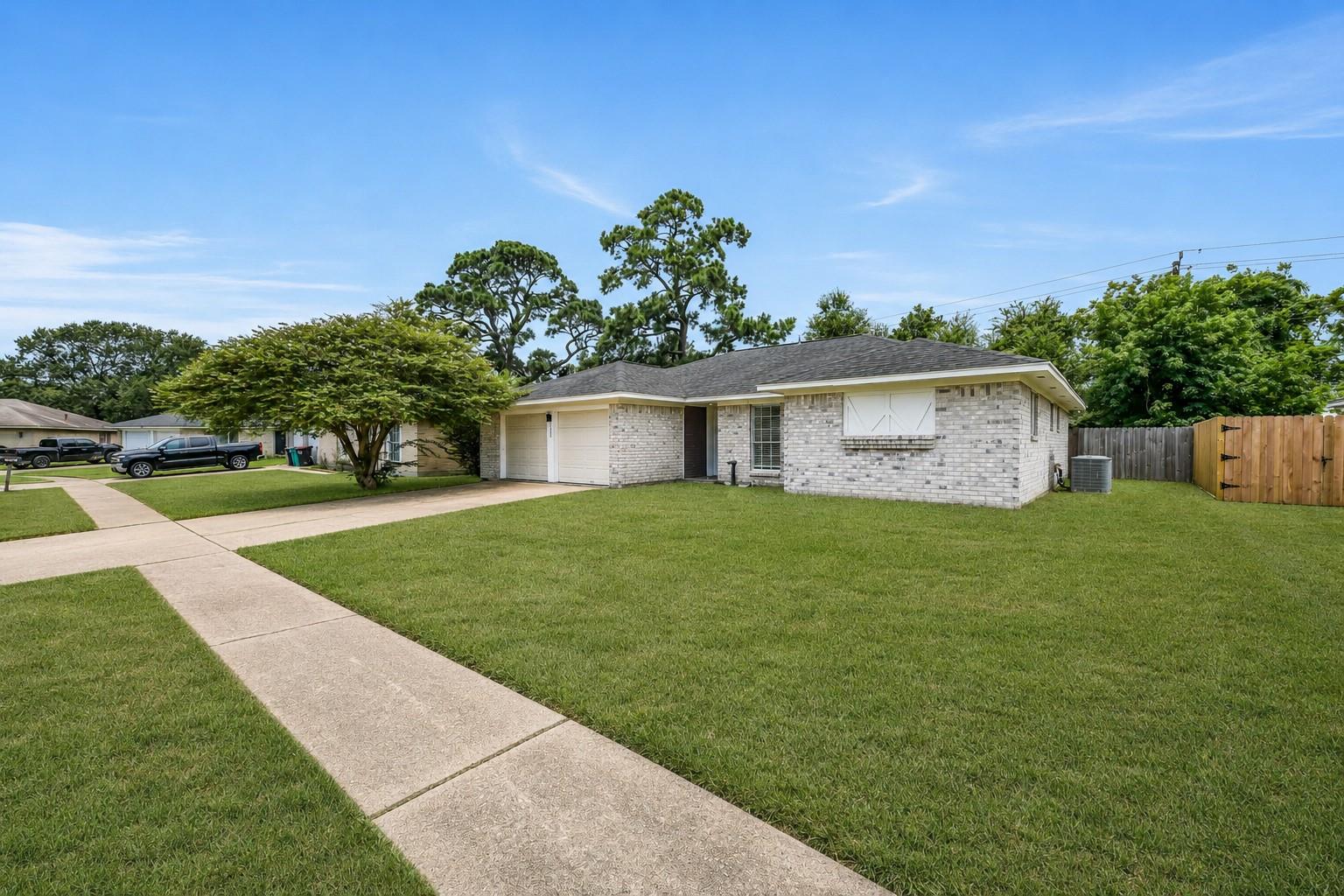 1600 Broken Arrow Street