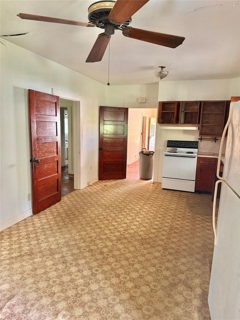 Tiny photo for 809 W Elder ST, Colmesneil, TX 75938 (MLS # 71316153)