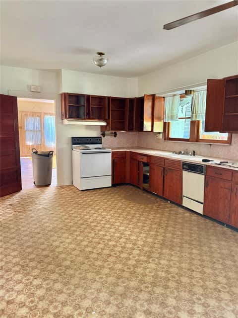 Tiny photo for 809 W Elder ST, Colmesneil, TX 75938 (MLS # 71316153)