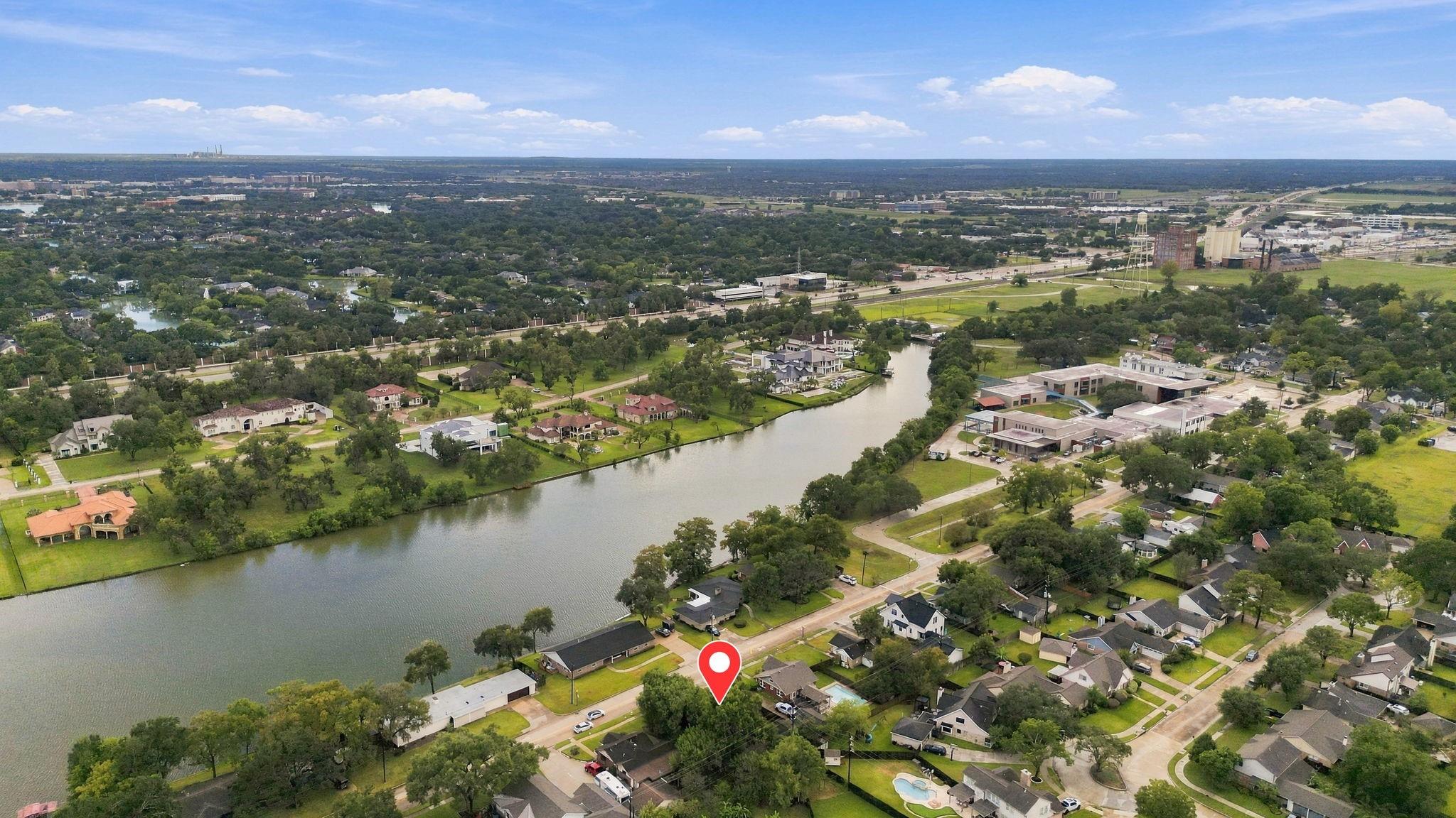 423 Lakeview Drive