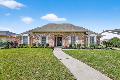 Homes For Sale - 2026 Point Clear Court<br/> Missouri City, TX 77459